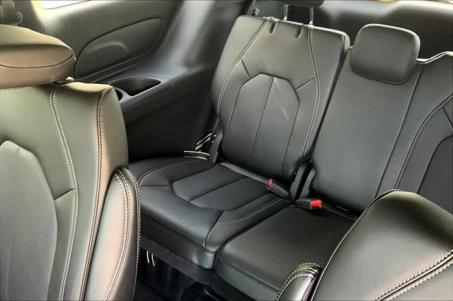 new 2025 Chrysler Pacifica car, priced at $44,445