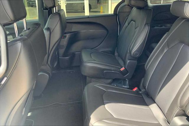 new 2025 Chrysler Pacifica car, priced at $44,445