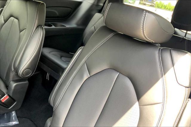 new 2025 Chrysler Pacifica car, priced at $44,445