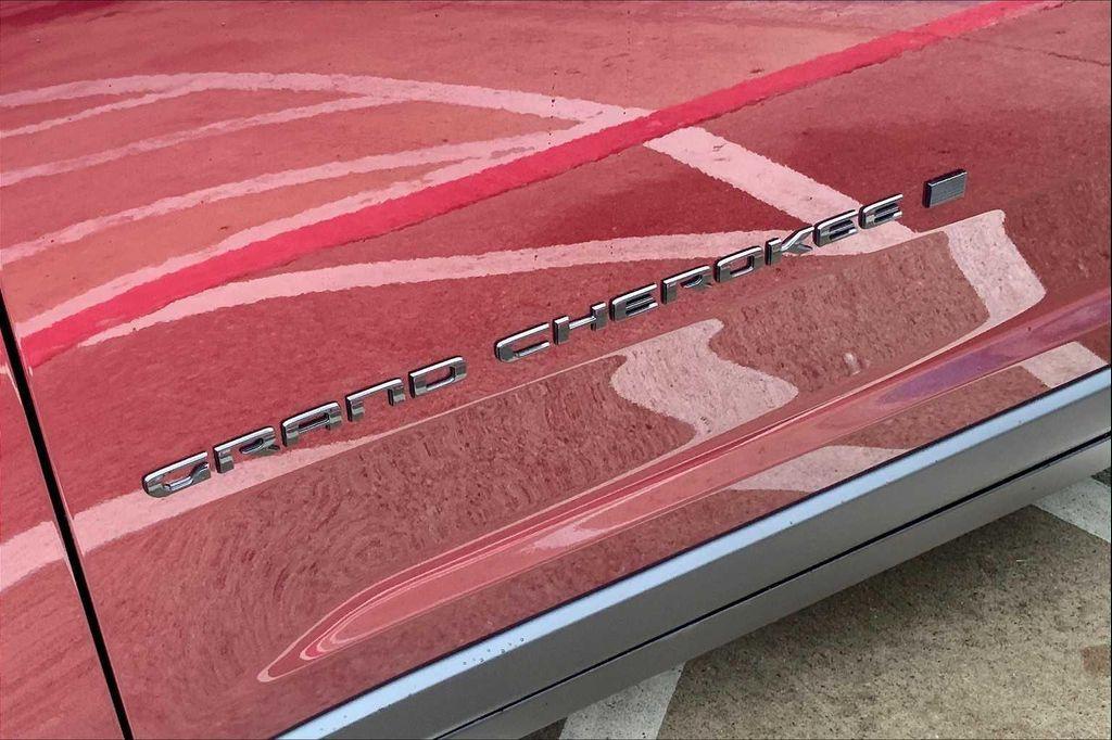 new 2025 Jeep Grand Cherokee car, priced at $42,499
