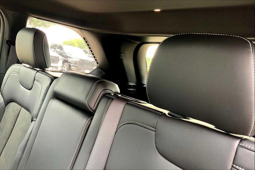 new 2025 Jeep Grand Cherokee car, priced at $42,499
