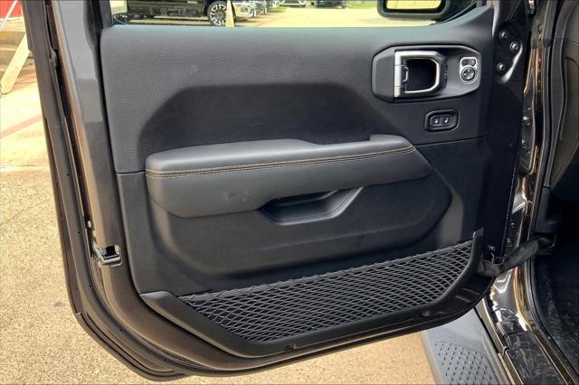 new 2025 Jeep Gladiator car, priced at $48,855