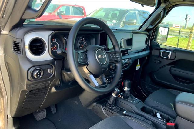 new 2025 Jeep Gladiator car, priced at $44,680