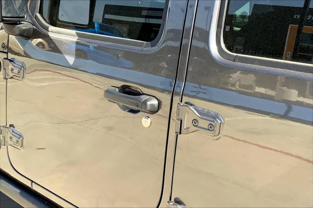 new 2025 Jeep Gladiator car, priced at $44,680