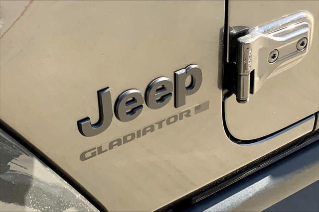 new 2025 Jeep Gladiator car, priced at $44,680