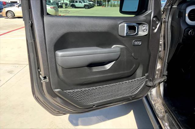 new 2025 Jeep Gladiator car, priced at $44,680