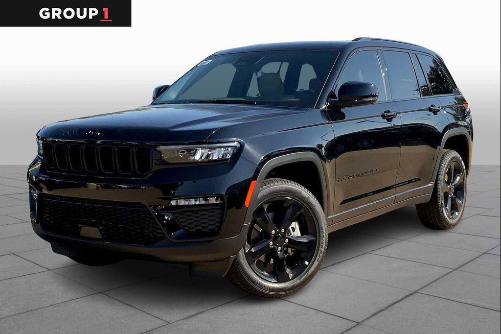 new 2025 Jeep Grand Cherokee car, priced at $44,699
