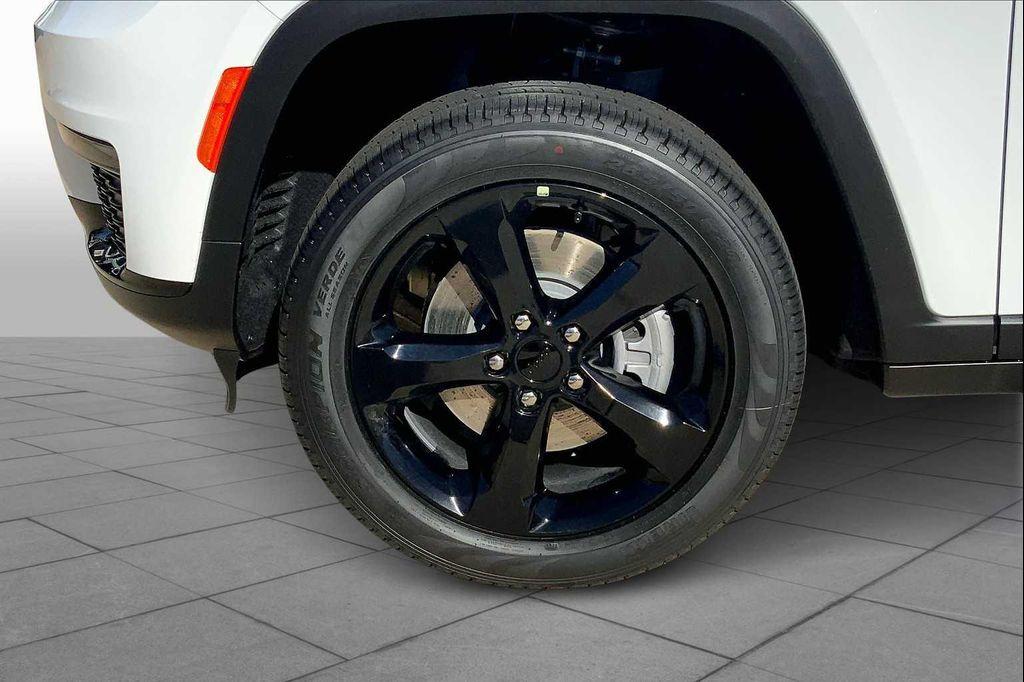 new 2025 Jeep Grand Cherokee L car, priced at $48,999