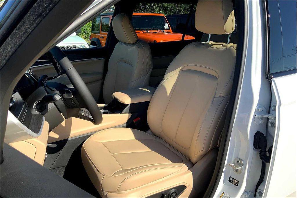 new 2025 Jeep Grand Cherokee L car, priced at $48,999