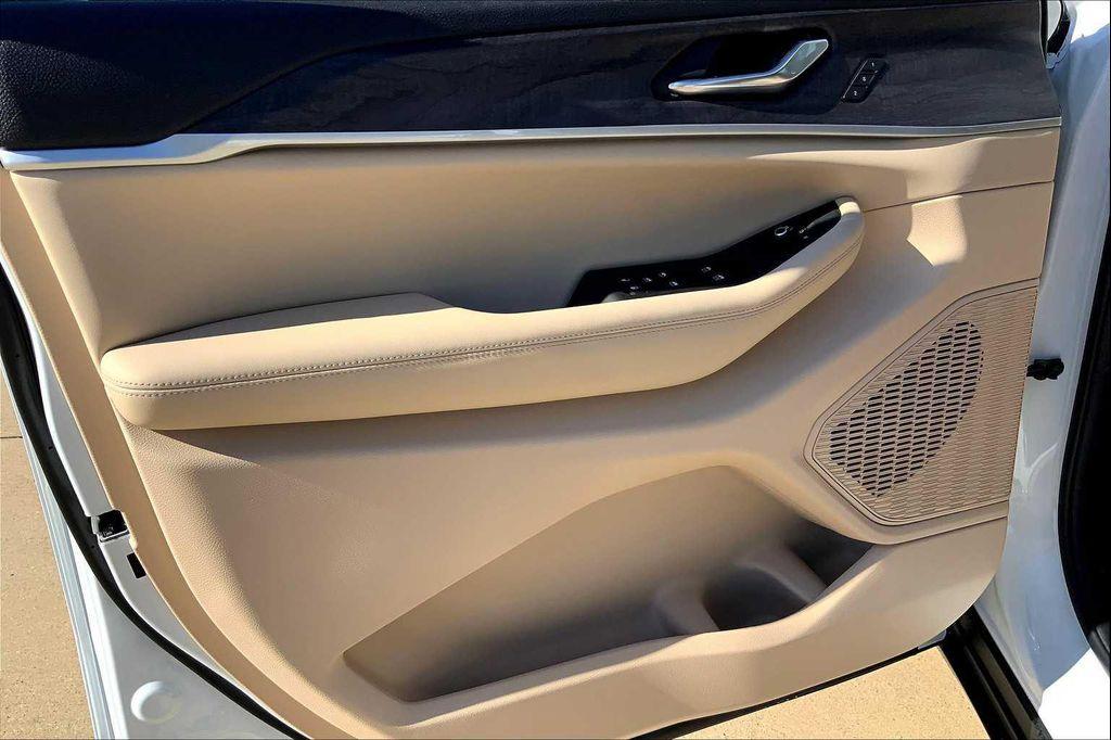 new 2025 Jeep Grand Cherokee L car, priced at $48,999