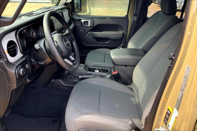 new 2025 Jeep Gladiator car, priced at $43,385