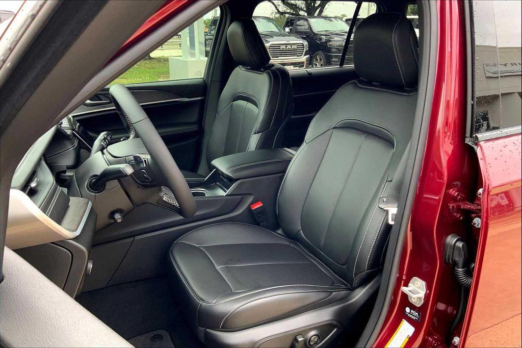 new 2025 Jeep Grand Cherokee L car, priced at $53,499