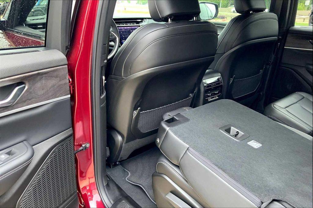 new 2025 Jeep Grand Cherokee L car, priced at $53,499
