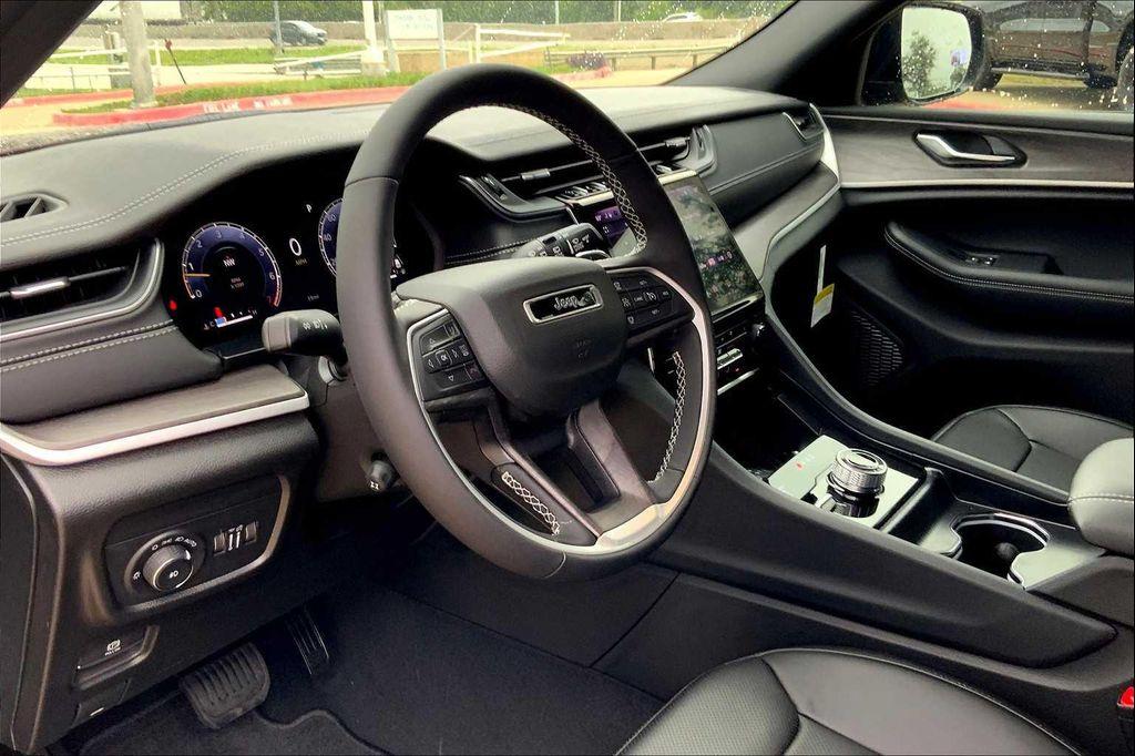 new 2025 Jeep Grand Cherokee L car, priced at $53,499