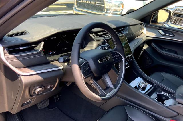 new 2024 Jeep Grand Cherokee car, priced at $45,999