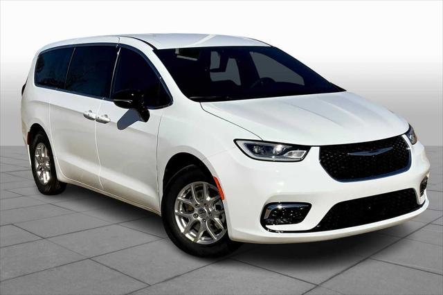 new 2025 Chrysler Pacifica car, priced at $44,445