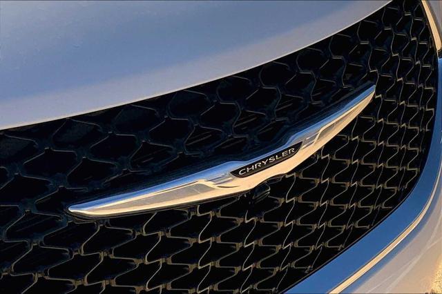 new 2025 Chrysler Pacifica car, priced at $44,445