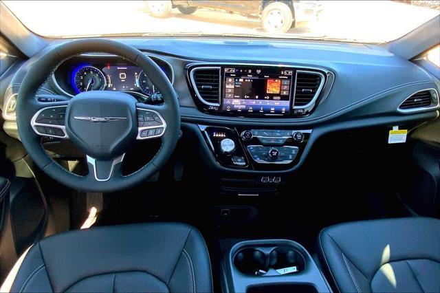 new 2025 Chrysler Pacifica car, priced at $44,445