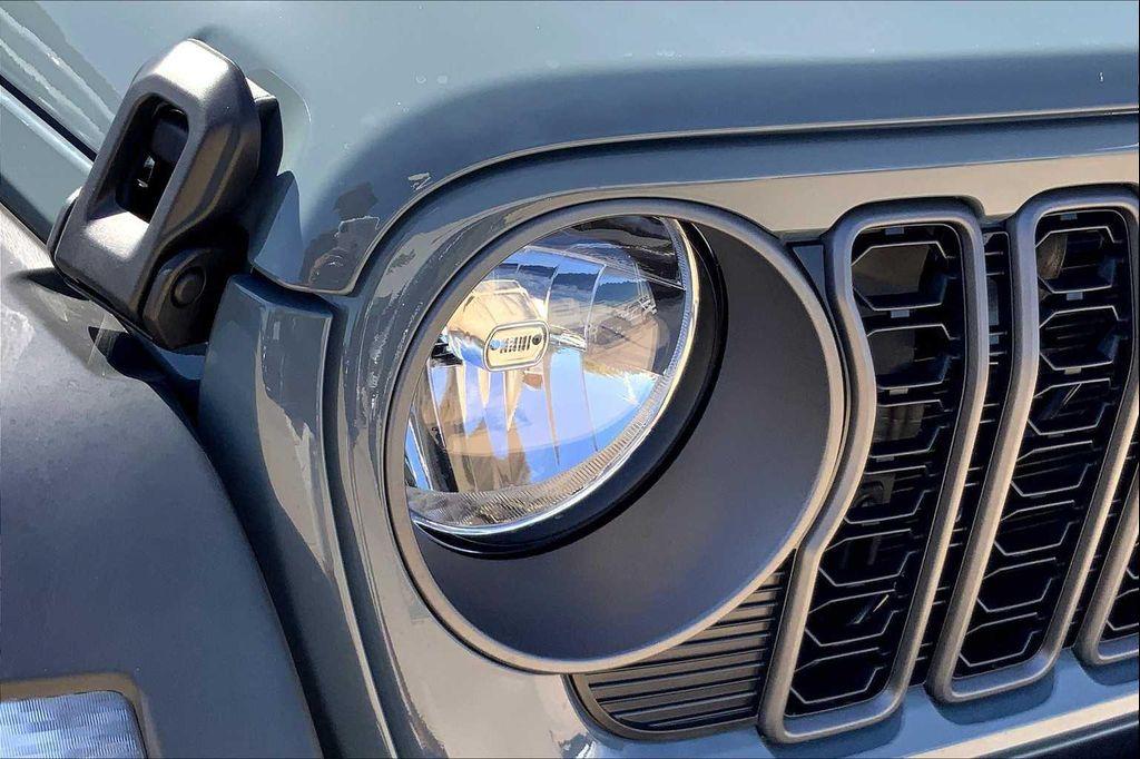 new 2025 Jeep Wrangler car, priced at $46,999