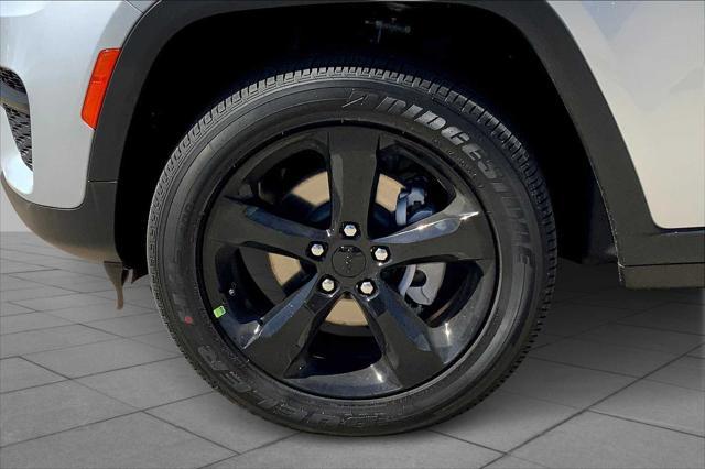 new 2025 Jeep Grand Cherokee car, priced at $48,375