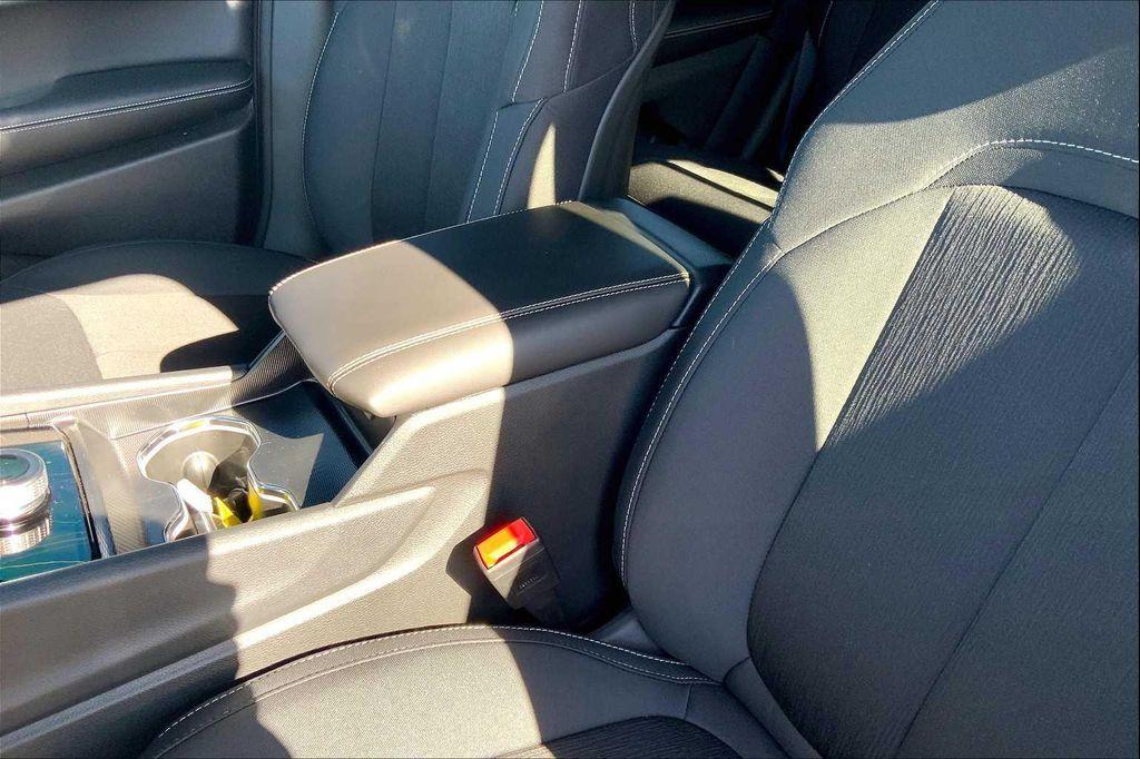 new 2025 Jeep Grand Cherokee car, priced at $37,999