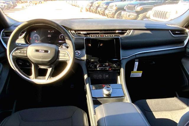 new 2025 Jeep Grand Cherokee car, priced at $42,175