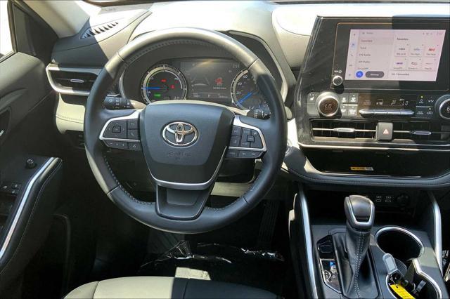used 2023 Toyota Highlander Hybrid car, priced at $39,990
