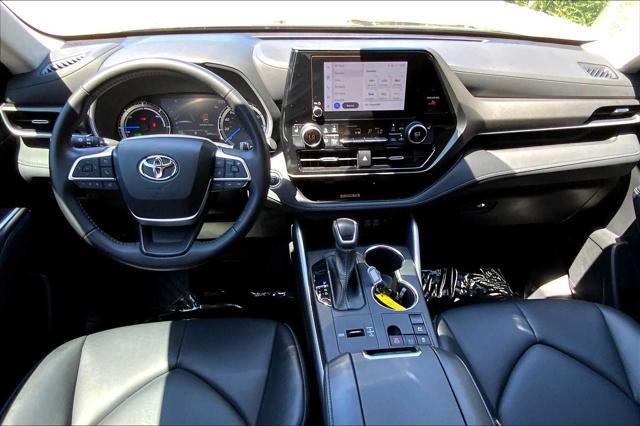 used 2023 Toyota Highlander Hybrid car, priced at $39,990
