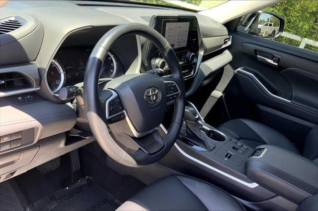 used 2023 Toyota Highlander Hybrid car, priced at $39,990