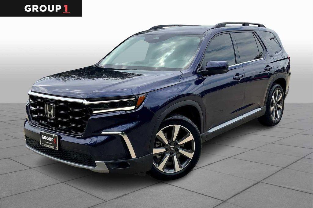 used 2025 Honda Pilot car, priced at $41,990