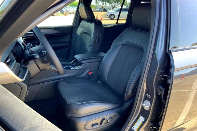 new 2025 Jeep Grand Cherokee car, priced at $48,375