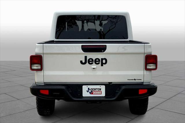 new 2025 Jeep Gladiator car, priced at $43,999