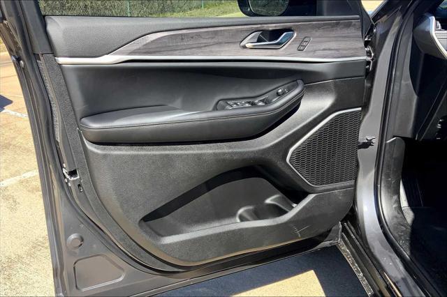 new 2025 Jeep Grand Cherokee car, priced at $49,270