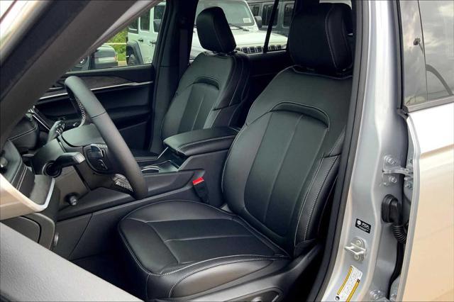 new 2025 Jeep Grand Cherokee car, priced at $55,705