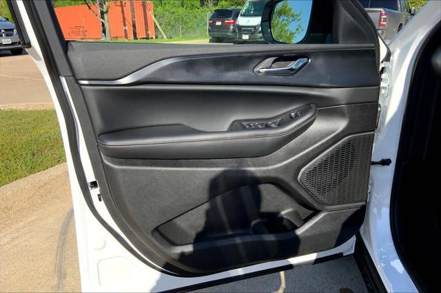 new 2025 Jeep Grand Cherokee car, priced at $47,780