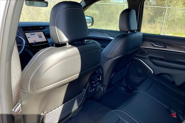 new 2025 Jeep Grand Cherokee car, priced at $51,795