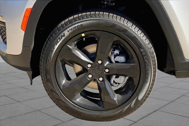 new 2025 Jeep Grand Cherokee car, priced at $51,795