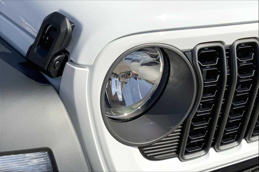 new 2025 Jeep Wrangler car, priced at $47,799