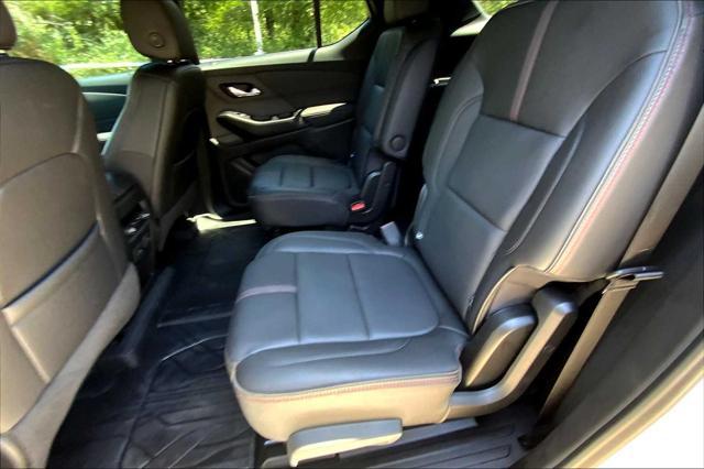 used 2023 Chevrolet Traverse car, priced at $35,990
