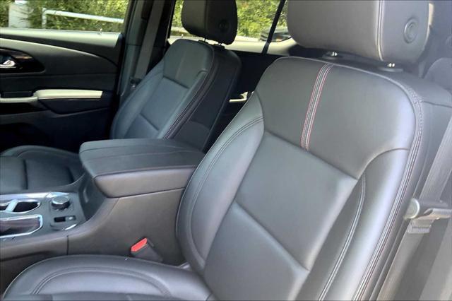 used 2023 Chevrolet Traverse car, priced at $35,990