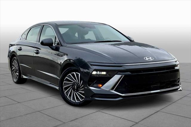 used 2025 Hyundai Sonata Hybrid car, priced at $24,990