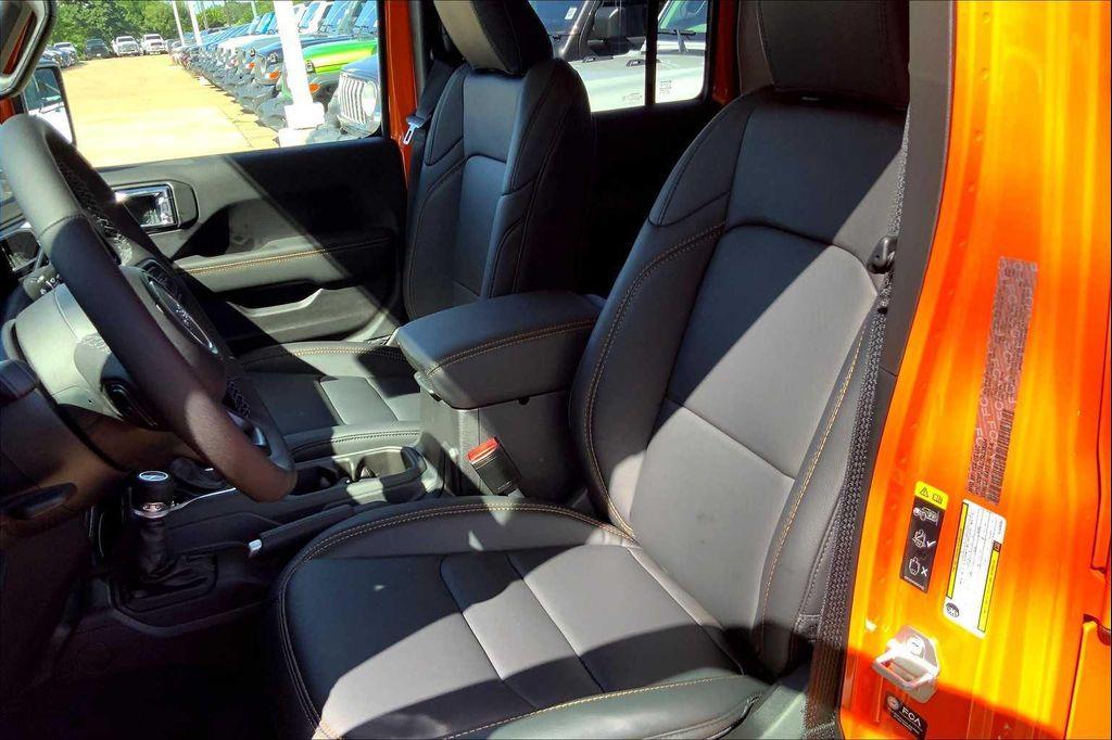 new 2025 Jeep Gladiator car, priced at $44,499