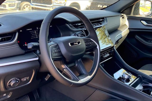 new 2025 Jeep Grand Cherokee car, priced at $48,375