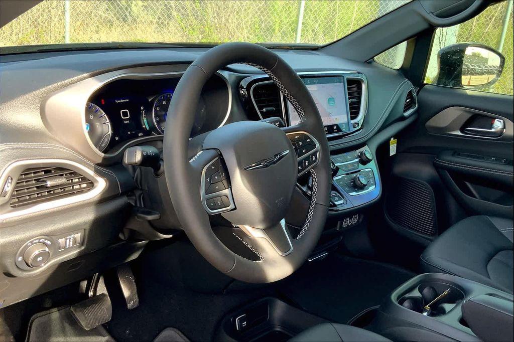new 2025 Chrysler Pacifica car, priced at $42,999
