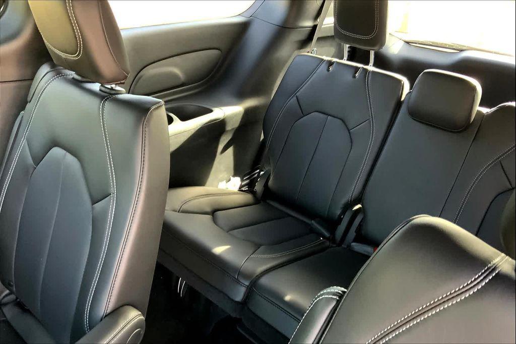 new 2025 Chrysler Pacifica car, priced at $42,999