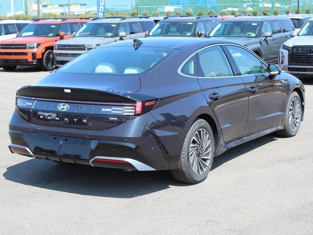 new 2024 Hyundai Sonata Hybrid car, priced at $34,146