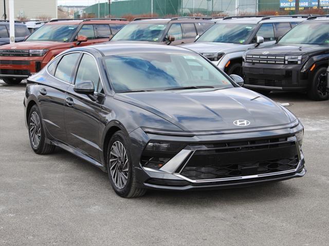 new 2025 Hyundai Sonata Hybrid car, priced at $30,820