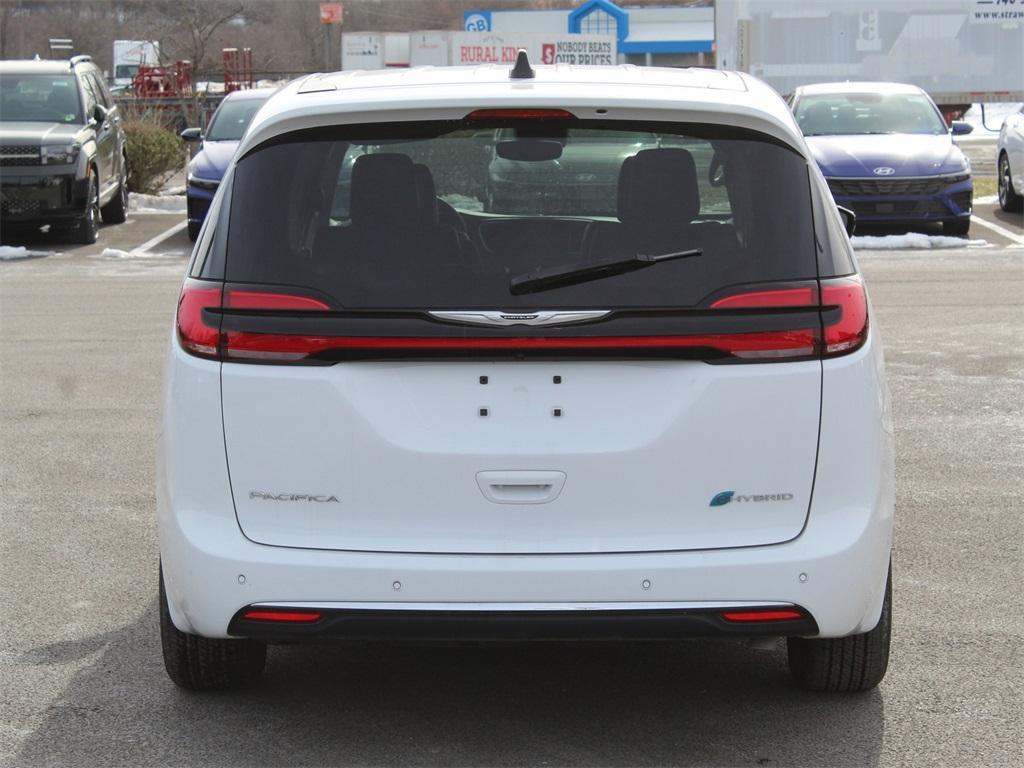 used 2024 Chrysler Pacifica Hybrid car