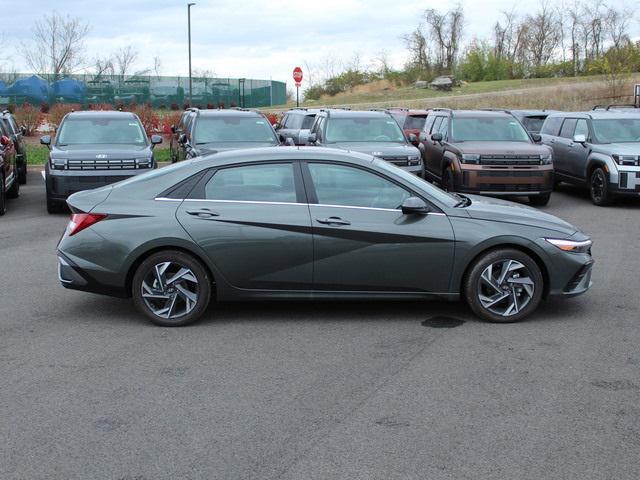 new 2024 Hyundai Elantra car, priced at $23,587