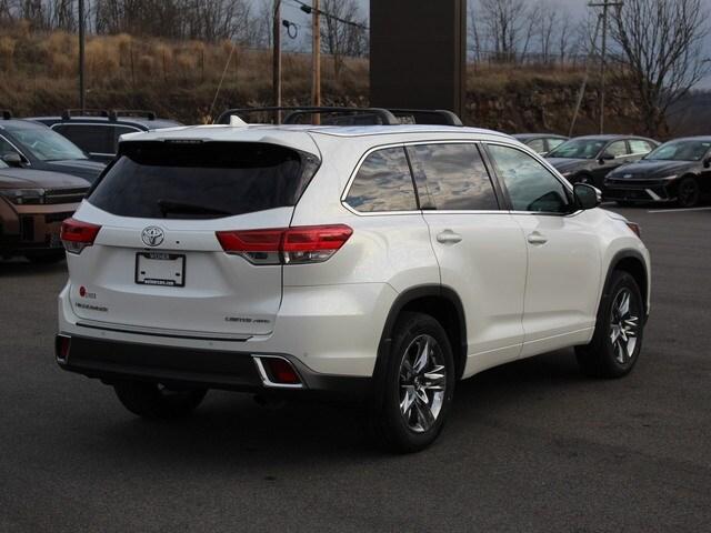 used 2019 Toyota Highlander car, priced at $27,751